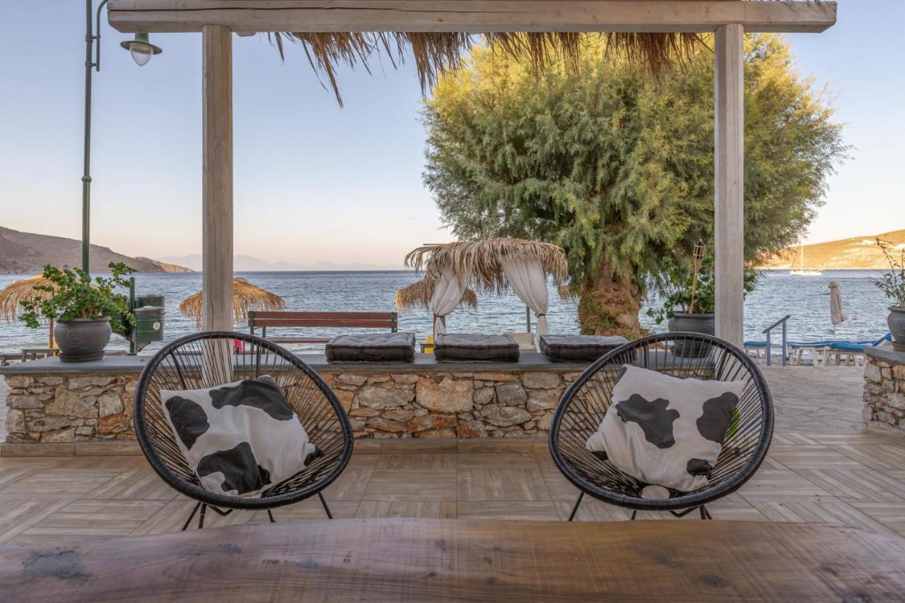 Livadia  Uno Beachfront Suite מראה חיצוני תמונה