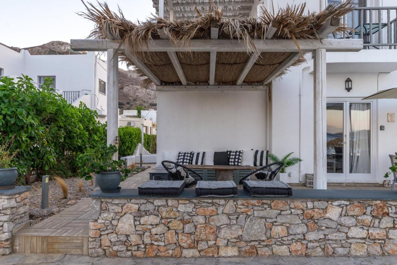 Livadia  Uno Beachfront Suite מראה חיצוני תמונה
