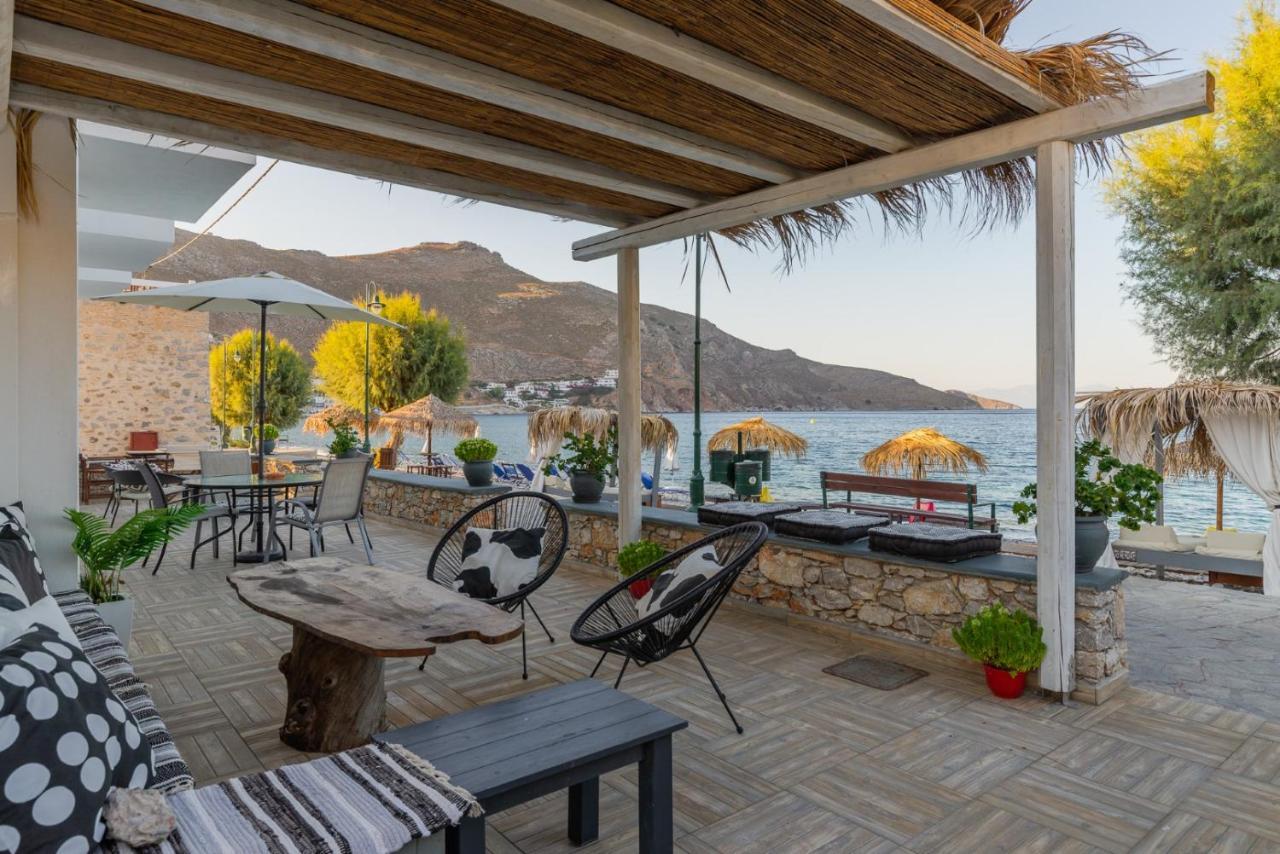 Livadia  Uno Beachfront Suite מראה חיצוני תמונה