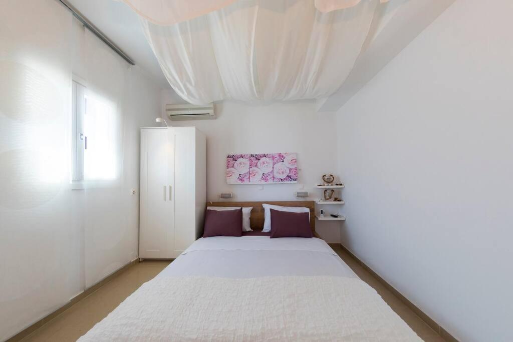 Livadia  Uno Beachfront Suite מראה חיצוני תמונה