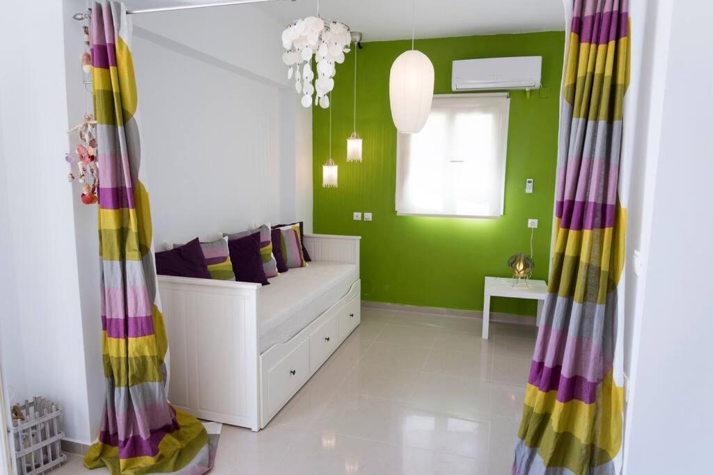 Livadia  Uno Beachfront Suite מראה חיצוני תמונה